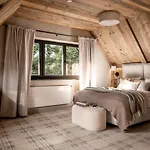 V11 By 11 Folk & Design