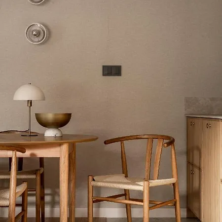 V11 By 11 Folk & Design * זקופאנה
