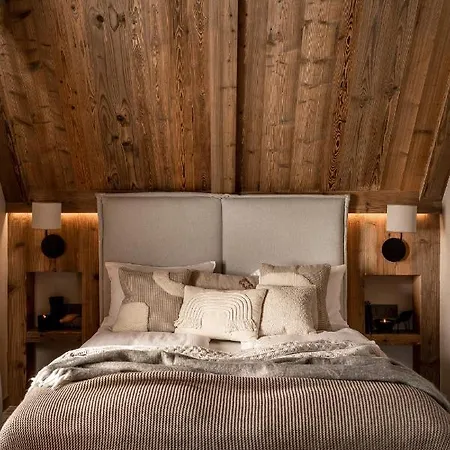 V11 By 11 Folk & Design *