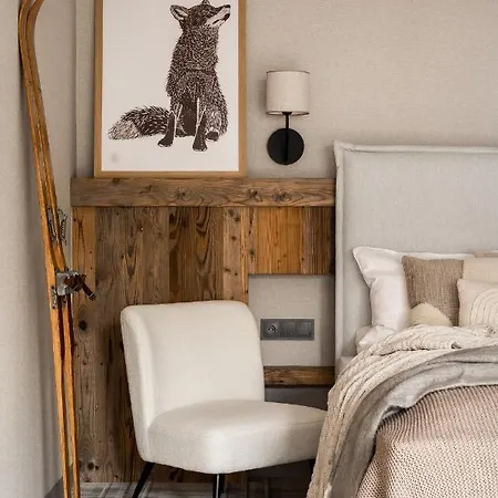 V11 By 11 Folk & Design *