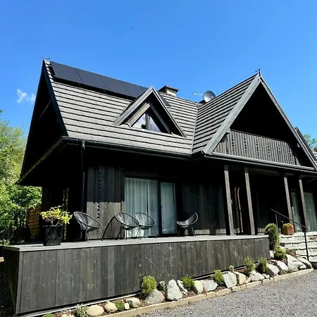 V11 By 11 Folk & Design