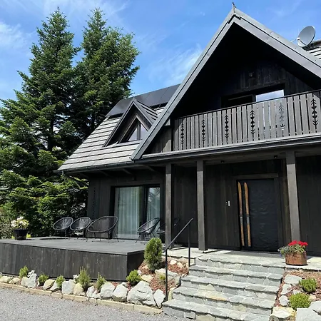 V11 By 11 Folk & Design Chalet